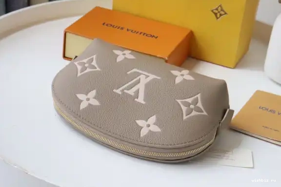 WIS COSMETIC Vuitton Louis POUCH 0427
